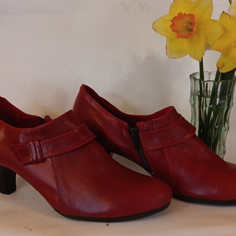 Vic Matie Red Booties - Picture 2 of 12